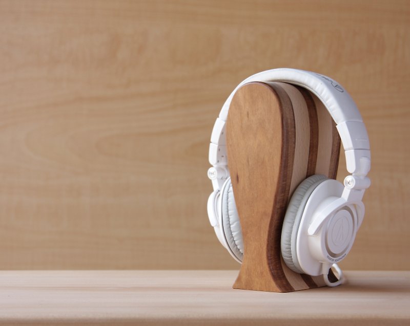 《HO MOOD》 animal series - fish headphone holder - Headphones & Earbuds - Wood Brown