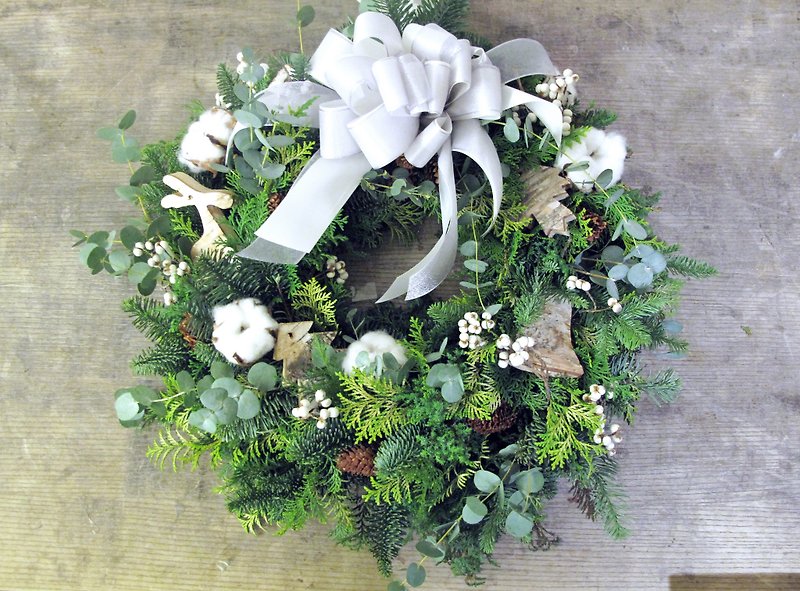 Rustic Nobesson Christmas Wreath - ตกแต่งต้นไม้ - พืช/ดอกไม้ สีเขียว