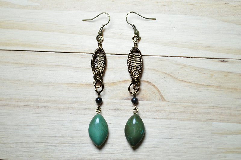 Xinjiang handmade turquoise earrings - Hand / wire / natural stone / Copper - Earrings & Clip-ons - Gemstone Green