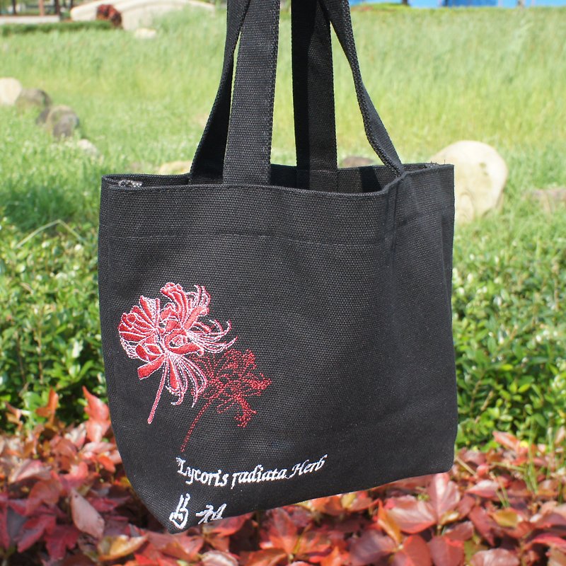 [exquisite electric embroidery] Mazu red flower amaryllis tote bag _ Bianhua flower lunch bag - กระเป๋าถือ - งานปัก สีดำ