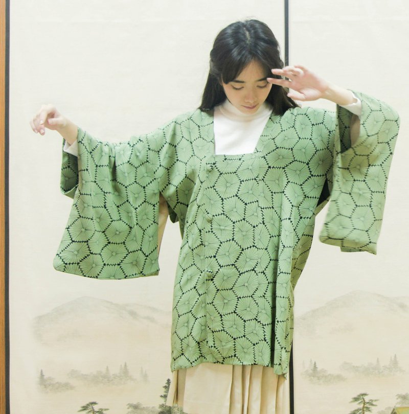古著│正絹黑玉花道行 - 女大衣/外套 - 絲．絹 綠色