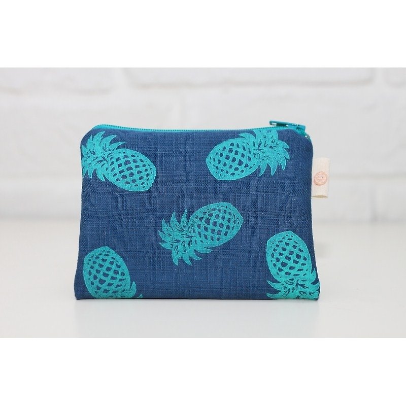 Season series _ pineapple fruit totem blue purse money - กระเป๋าใส่เหรียญ - วัสดุอื่นๆ สีน้ำเงิน