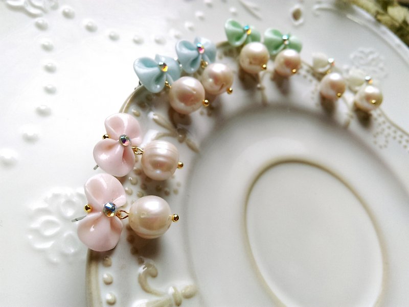 Semi- Gemstone pearl bow lady control. Handmade earrings pin type/clip type temperament white - Earrings & Clip-ons - Gemstone White