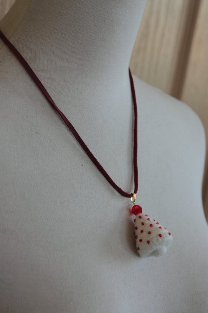 Red Christmas Tree Necklace The Best Choice for Christmas Gifts and Exchange Gifts - Necklaces - Wool Red