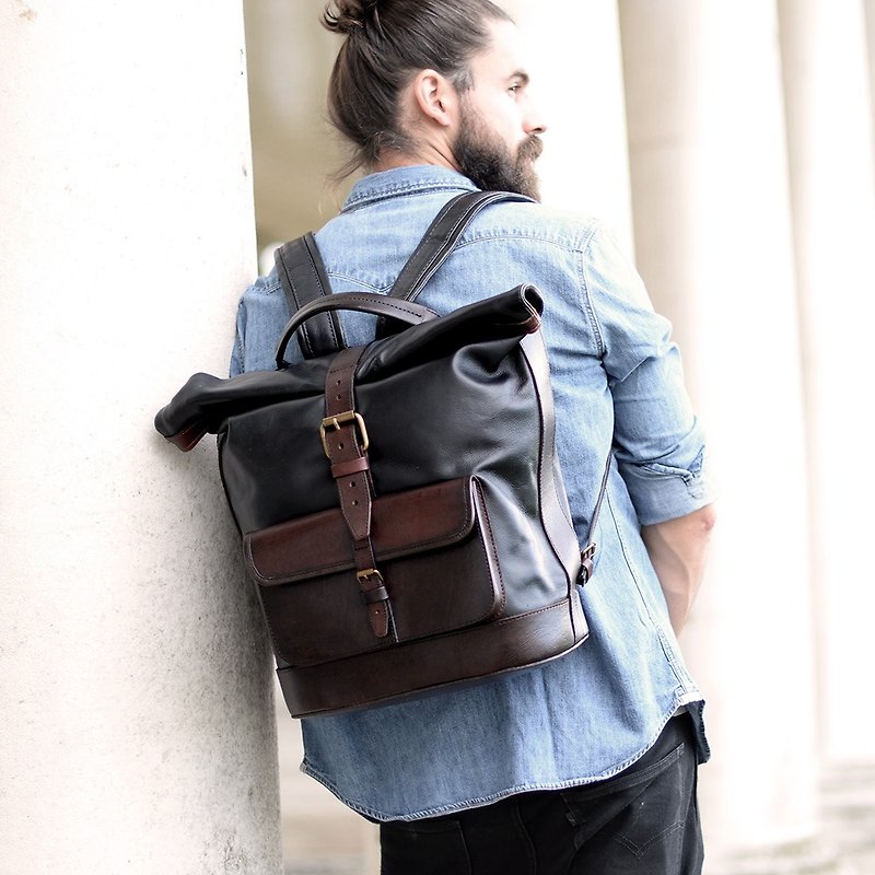 Dominic Timeless Buckle Handmade Leather Backpack Black Large - กระเป๋าเป้สะพายหลัง - หนังแท้ สีดำ