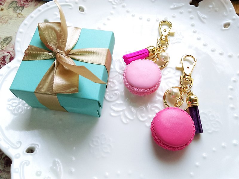 {Lady Park}. Little pearl tassels. Pearl sweet macarons. Charm Strap, key ring double use. Wedding gifts small things for Industry and Commerce. {give away. Containing box packaging} - Keychains - Clay Multicolor