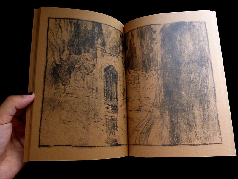 2002年冬のベネチア道路を歩きながら実験的な漫画ArtZineを描く - 本・書籍 - 紙 ブラウン
