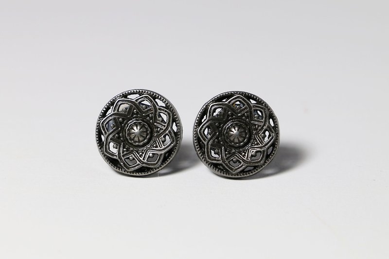 Medieval _ earrings [needle] - ต่างหู - โลหะ สีดำ