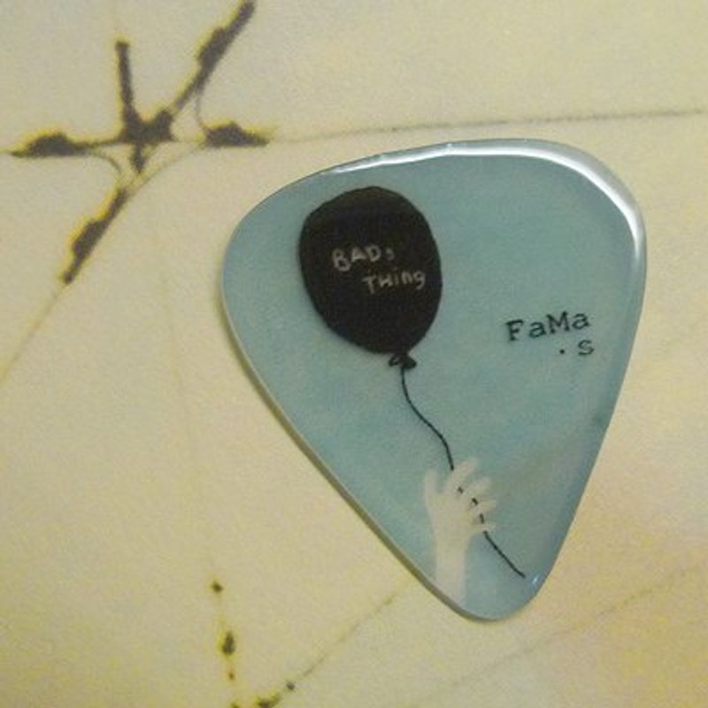 FaMa's Pick guitar shrapnel bad things go with the wind with a photo card - สร้อยคอ - เรซิน สีน้ำเงิน