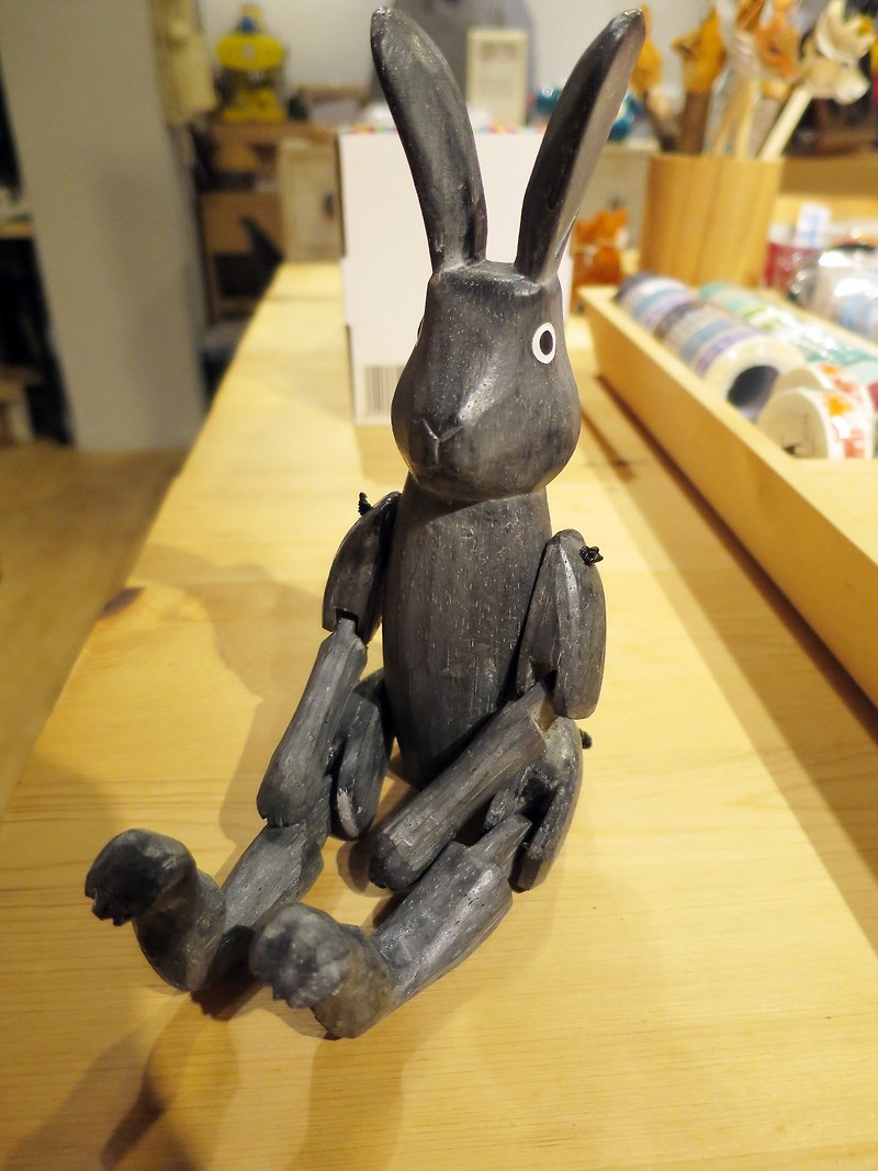 Hand-carved joints imported from Japan, movable home decoration cute bunny (black-medium) - Items for Display - Wood Black