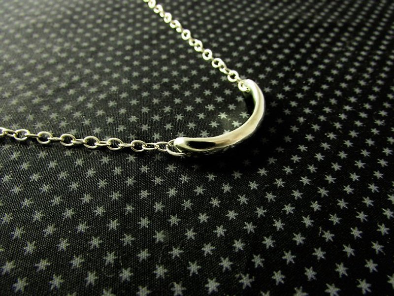 smile swing necklace | mittag jewelry | handmade and made in Taiwan - Necklaces - Silver Silver