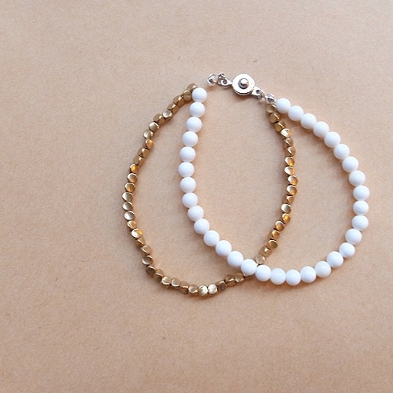 ☽ Qi Xi hand for ☽ [07258] brass clam bracelet - Bracelets - Other Materials White