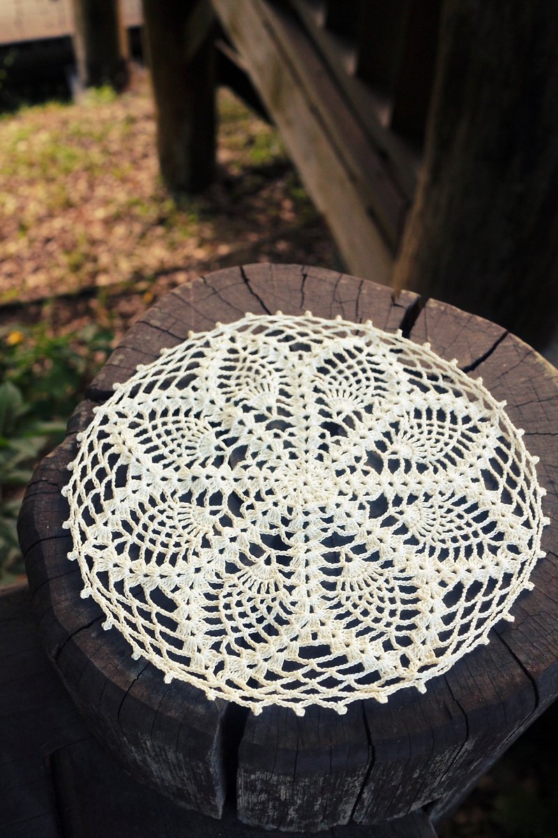 Handmade-Cotton Lace Pad-White - ผ้ารองโต๊ะ/ของตกแต่ง - ผ้าฝ้าย/ผ้าลินิน 