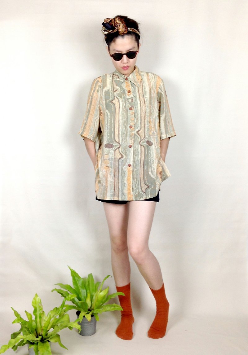 Priceless knew │ │ irregular tree pattern vintage shirt VINTAGE / MOD'S - เสื้อเชิ้ตผู้หญิง - วัสดุอื่นๆ สีกากี