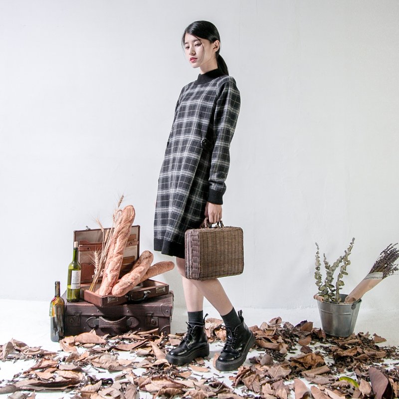 SU:MI said Classics 歐式野餐格紋羊毛洋裝_5AF108_格紋黑 - 洋裝/連身裙 - 羊毛 黑色