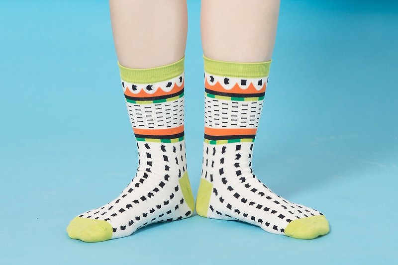 Fault White Unisex Crew Socks | mens socks | womens socks | colorful fun & comfortable socks - ถุงเท้า - ผ้าฝ้าย/ผ้าลินิน ขาว