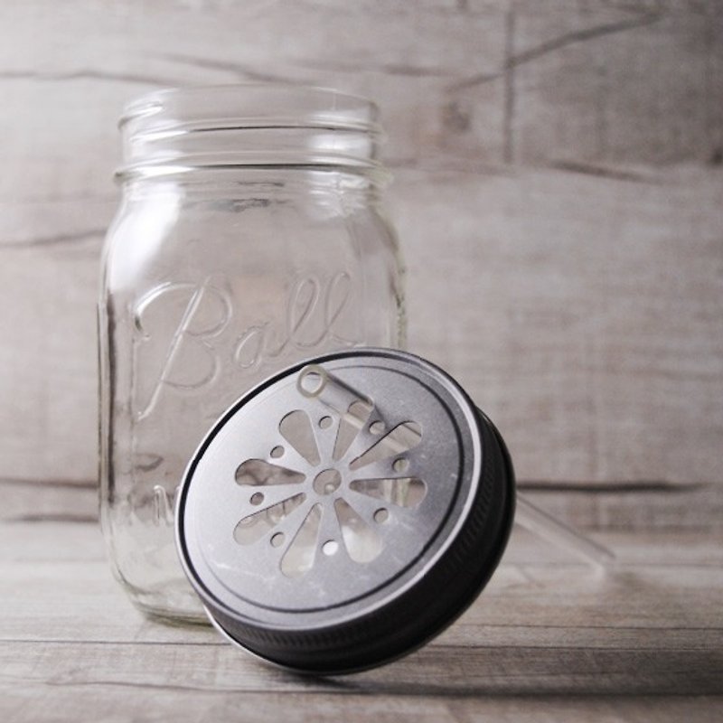 480cc 【MSA Lemonade】 Bronze metal cover engraved glass jar beverage bottle (send glass environmental straw) - Mugs - Glass White