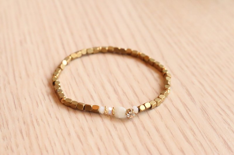 < ☞ HAND IN HAND ☜ > Moonstone - Rose brass bracelet (0241) - Bracelets - Gemstone 