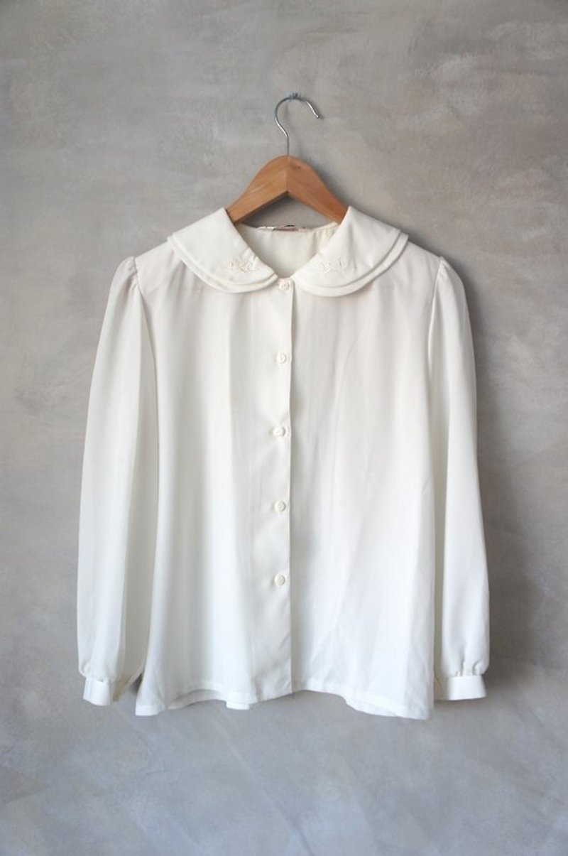 雙層圓領綉花  長襯衫  Bea:Mon 古著 - เสื้อเชิ้ตผู้หญิง - วัสดุอื่นๆ ขาว