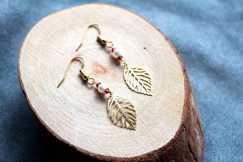 【JANUARY 1-birthstone-Garnet】 leaves hanging earrings (Customizable clip-on) - Earrings & Clip-ons - Gemstone Red