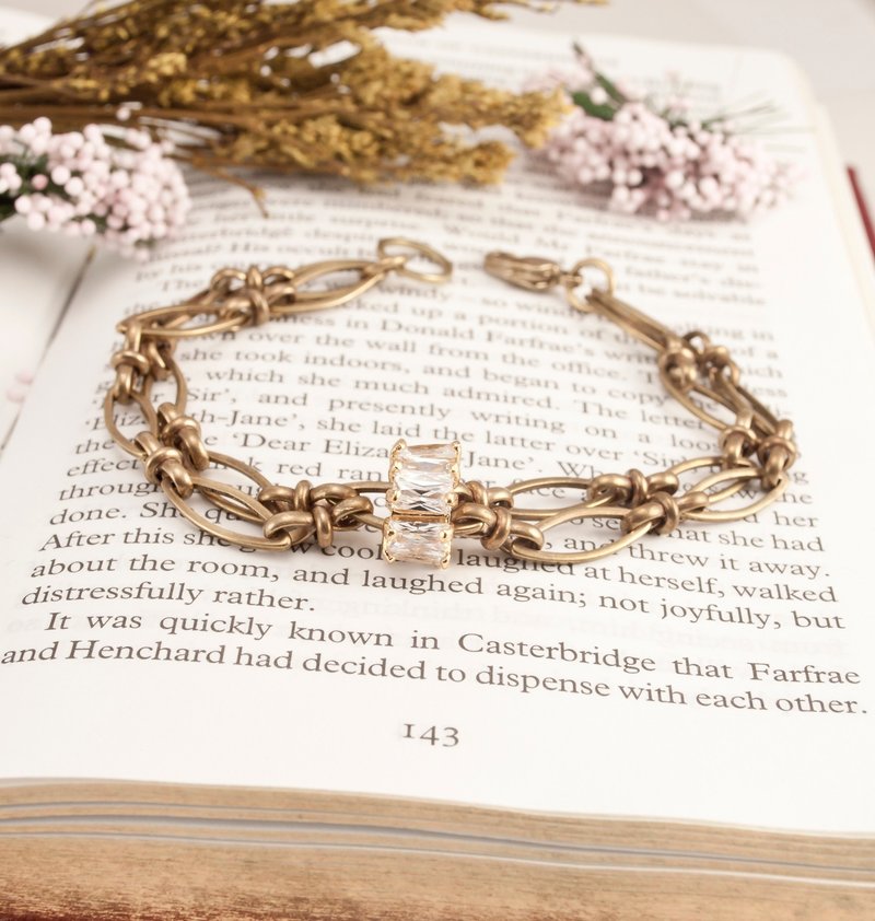 // La Don // [Button Bracelet - Muse brass - duplexes CZ] - สร้อยข้อมือ - โลหะ สีทอง