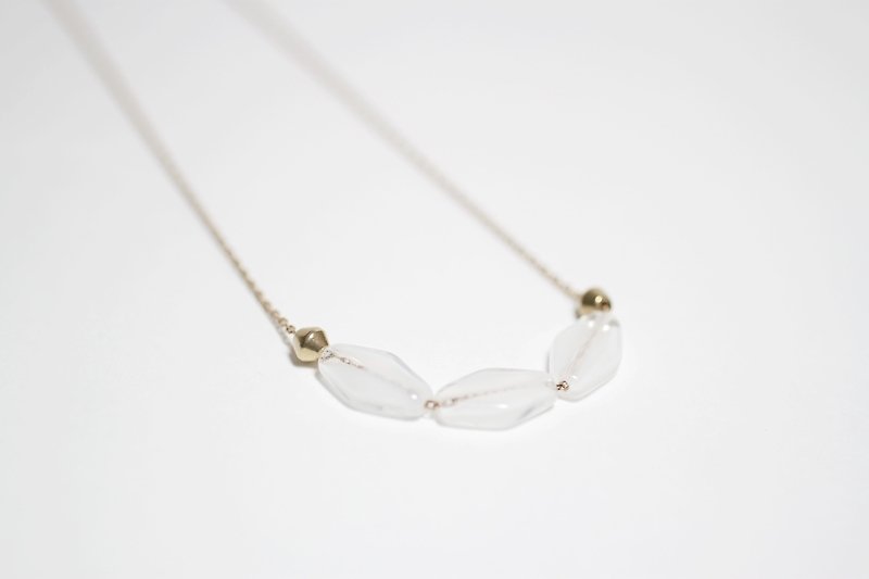 Mother's Day gift diamond white mints natural stone geometric modeling brass necklace - Collar Necklaces - Glass White