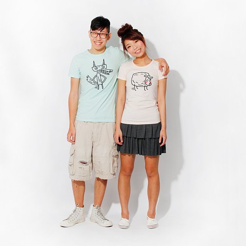 Valentine  Couple Tee Fox Catch the Sheep Cotton t-shirt (2 shirts) - เสื้อยืดผู้หญิง - ผ้าฝ้าย/ผ้าลินิน สึชมพู