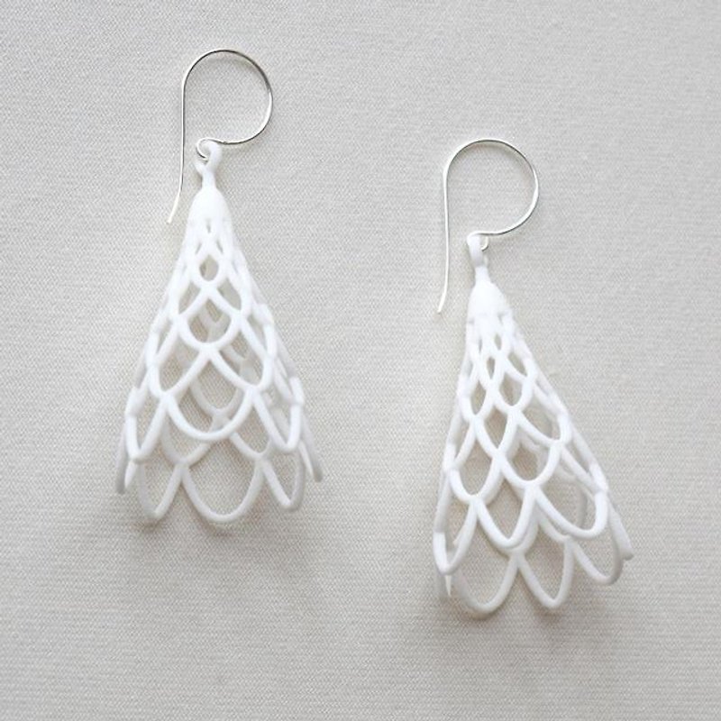 drape white earrings - ต่างหู - พลาสติก ขาว