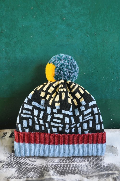 Black Wall Detachable PomPom Beanie Hat - Shop Yu Square Hats