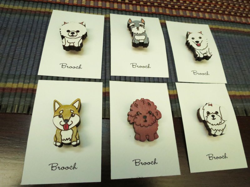 Dog Teak pin - Brooches - Acrylic 