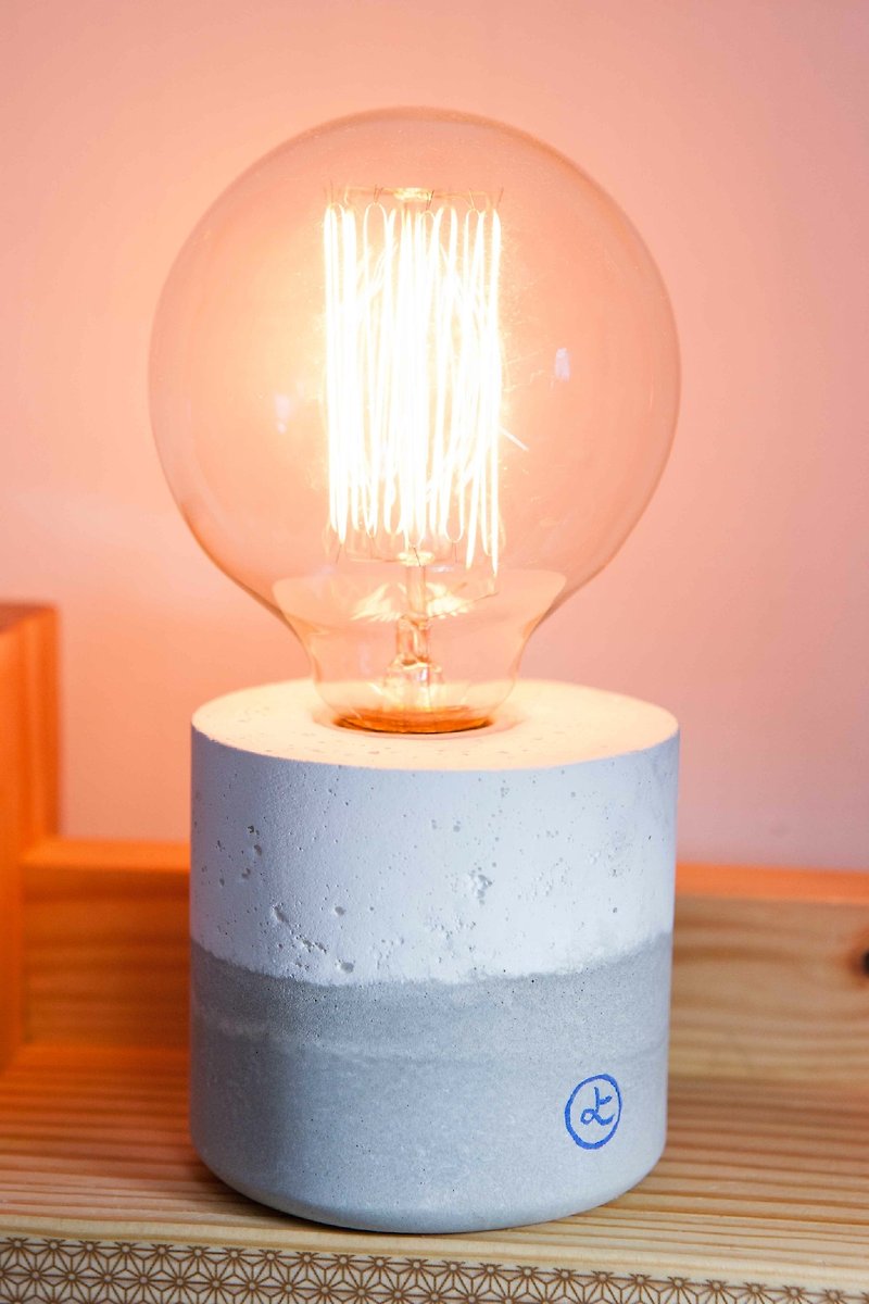 [Drizzle Handmade Workshop] [Light on the Snow]-Clear Water Model Table Lamp-Simple Industrial Style Table Lamp - โคมไฟ - ปูน สึชมพู
