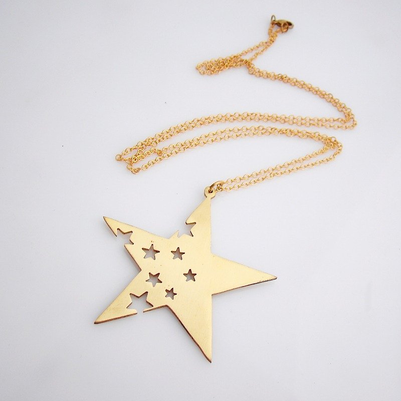 Star pendant in brass with and enamel color - สร้อยคอ - โลหะ 