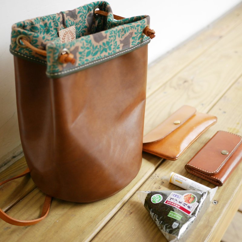 Animal forest bucket bag - กระเป๋าแมสเซนเจอร์ - หนังแท้ สีนำ้ตาล