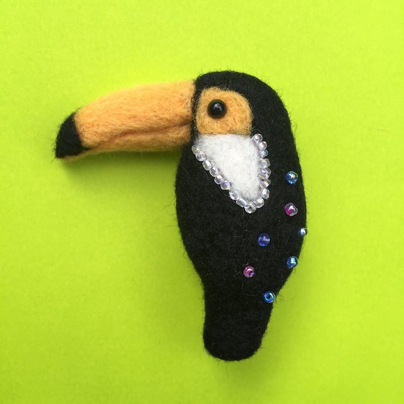 Toucan-Hand-made wool felt pins - เข็มกลัด - ขนแกะ สีดำ