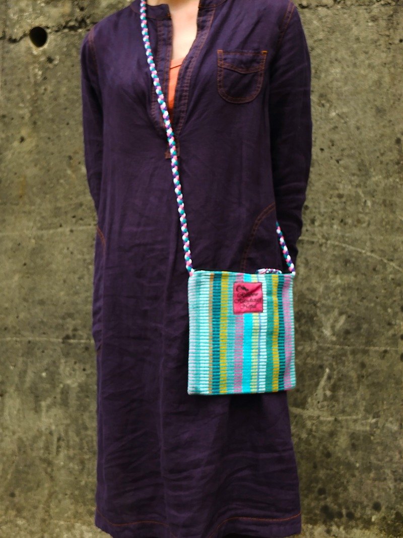 Handmade Hand Woven Side Bag Cross Body Bag Green - กระเป๋าแมสเซนเจอร์ - ผ้าฝ้าย/ผ้าลินิน สีเขียว