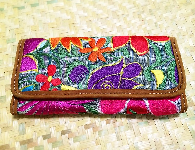 HANDMADE LEATHER & MAYAN FLORAL EMBROIDERY WALLET - กระเป๋าสตางค์ - งานปัก 