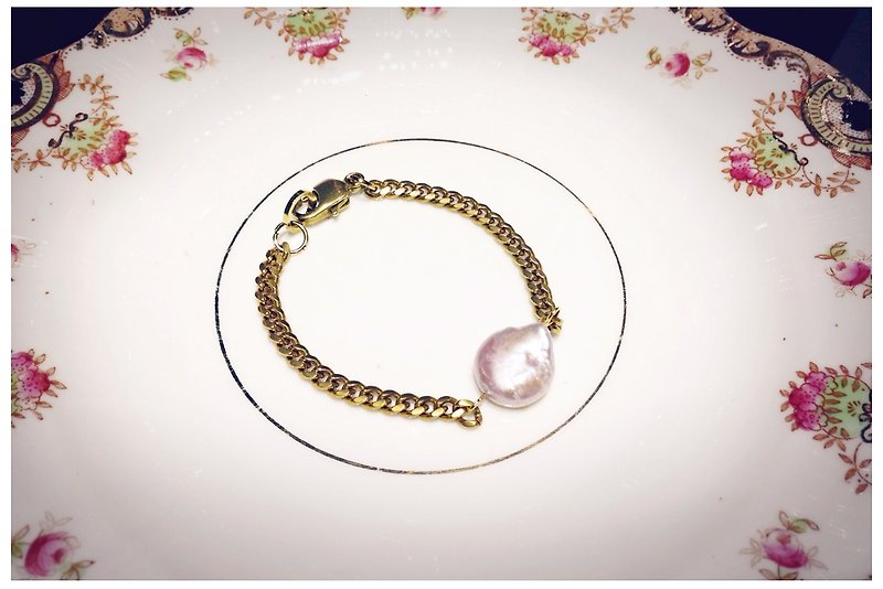 ∴Minertés = elegant mother of pearl pink bracelet ‧ Bronze ∴ - สร้อยข้อมือ - เครื่องเพชรพลอย สึชมพู