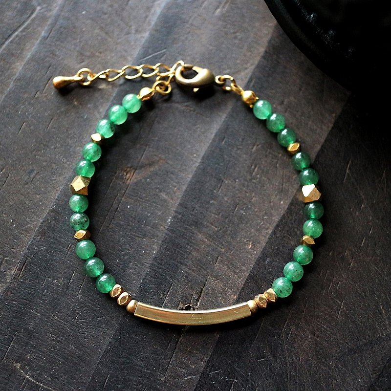 Muse natural wind series NO.203 Green Dongling jade bracelet brass rectangular elbow - สร้อยข้อมือ - เครื่องเพชรพลอย สีเขียว