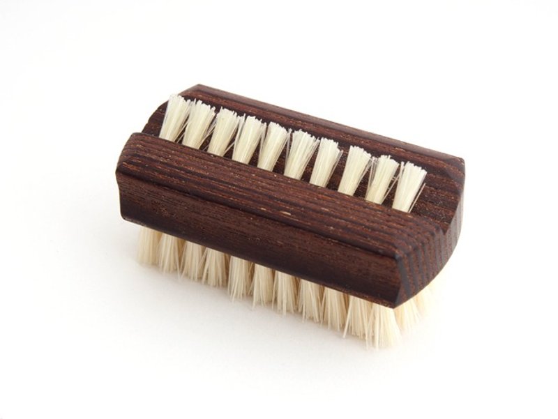 Redecker_ square nail brush - อื่นๆ - ไม้ สีนำ้ตาล