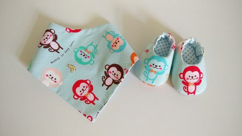 Color monkey births gift baby shoes + triangle scarf - ผ้ากันเปื้อน - วัสดุอื่นๆ สีน้ำเงิน