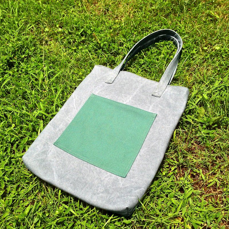 Picao ░ scattered policy Tote / laundry gray X gray green pocket / - กระเป๋าแมสเซนเจอร์ - วัสดุอื่นๆ สีเทา