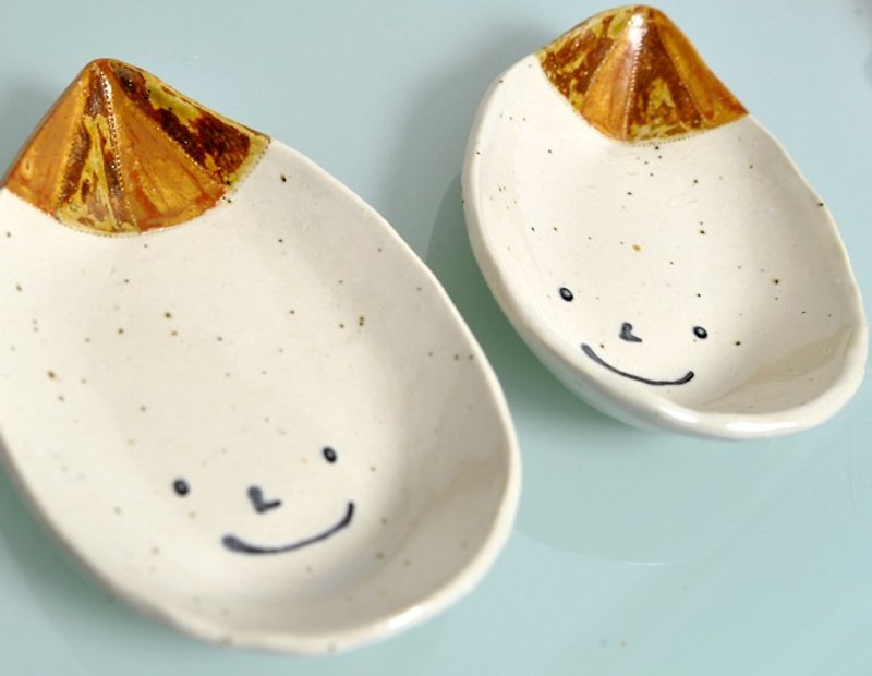 洋蔥君手作陶盤【咖哩盤】 - 花瓶/陶器 - 其他材質 金色