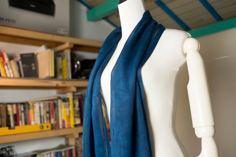 絲．絹 絲巾 藍色 - 藍染植物染絲棉圍巾