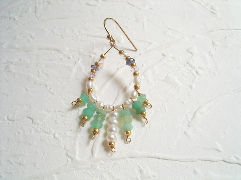 Summer vacation style unilateral pearl Gemstone earrings - ต่างหู - วัสดุอื่นๆ สีเขียว