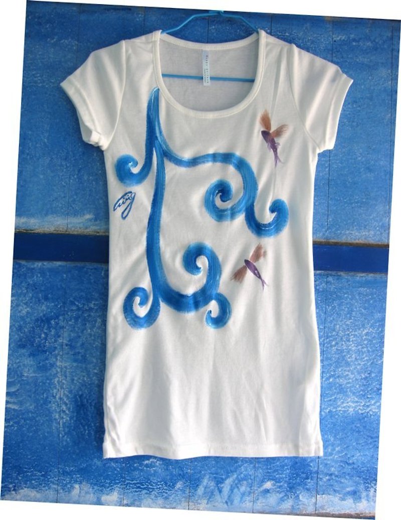 Flower sea flying fish-Winwing hand-painted clothes - Women's T-Shirts - Cotton & Hemp 