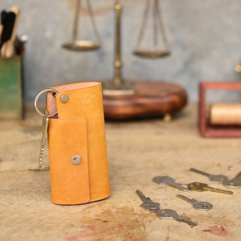 HIKER Leather Studio // Key case_Yellow color - ที่ห้อยกุญแจ - หนังแท้ สีส้ม