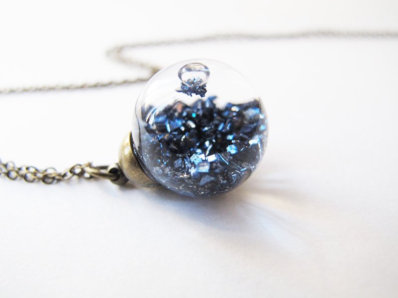 * Rosy Garden * Dark Blue planet rocks flowing in water inside glass ball necklace - สร้อยติดคอ - แก้ว สีน้ำเงิน