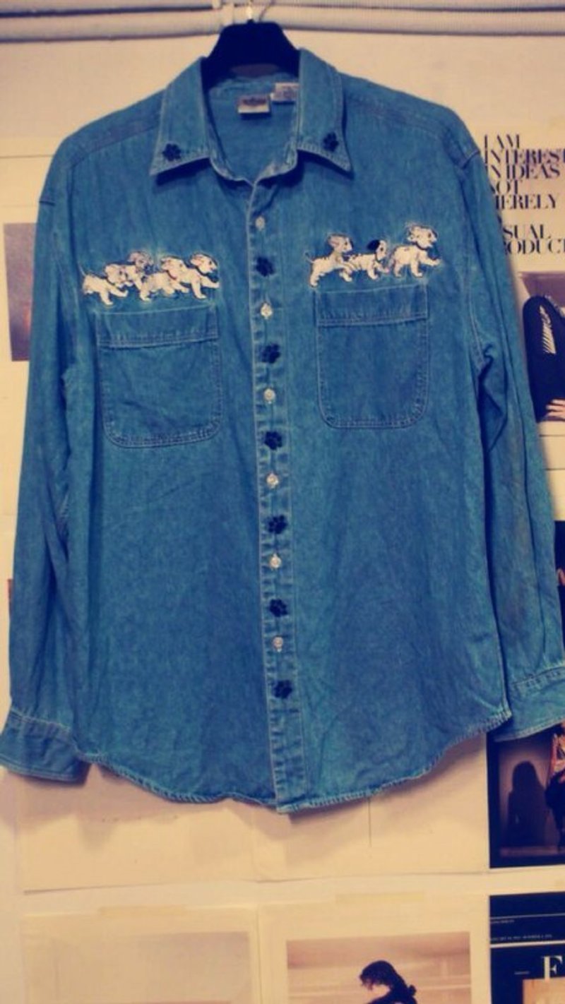 101忠狗牛仔襯衫 - เสื้อเชิ้ตผู้หญิง - วัสดุอื่นๆ สีน้ำเงิน