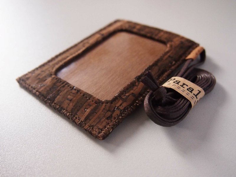Paralife Custom Handmade Wooden Grain Cork Badge card holder with Lanyard - ที่ใส่บัตรคล้องคอ - ไม้ สีนำ้ตาล