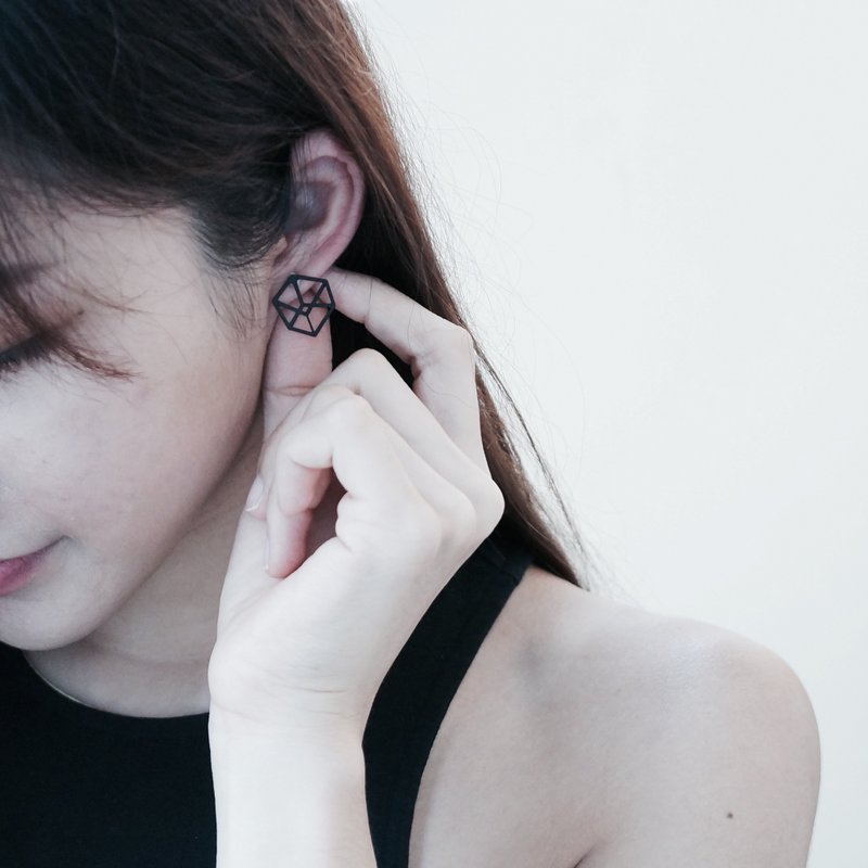 3D 錯視盒子耳環 ∎ Illusion box earring ∎ Illusion collection ∎ - 耳環/耳夾/耳骨夾 - 其他金屬 黑色